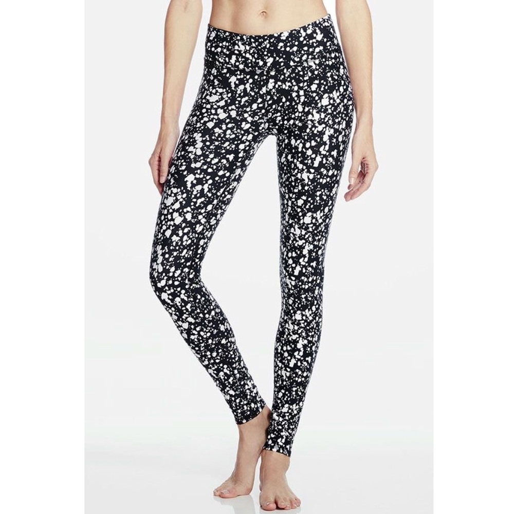 Black and White Splattered Fabletics Leggings